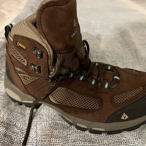 Vasque Womens Hiking Boots - Picture 2 of 2